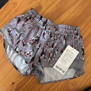 NTW Lululemon Hotty Hot LR short 2.5”